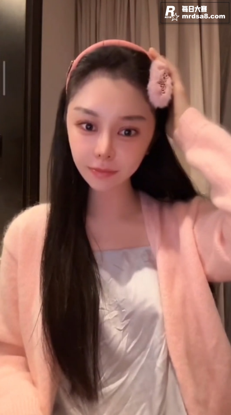 网络主播走光露点合集相关图片2