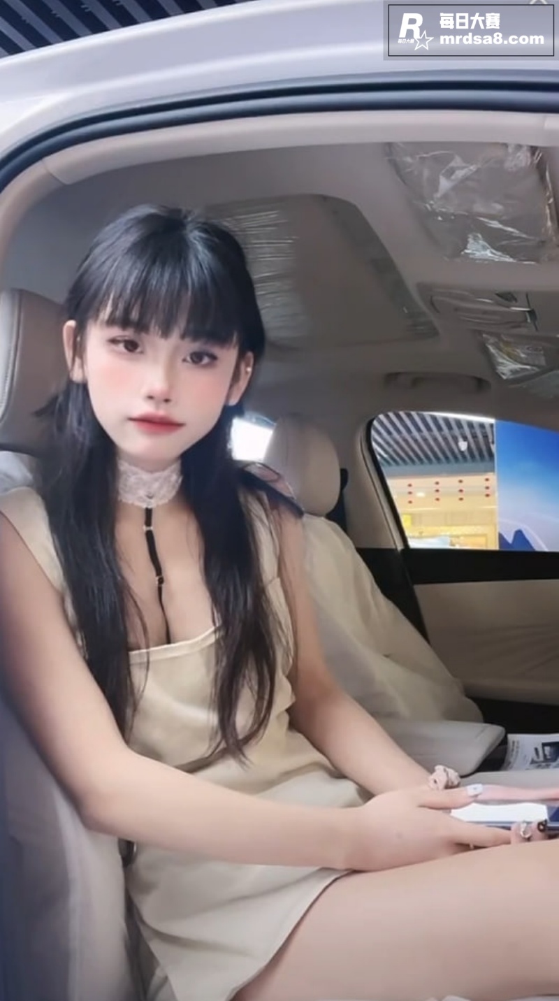 网络主播走光露点合集相关图片3