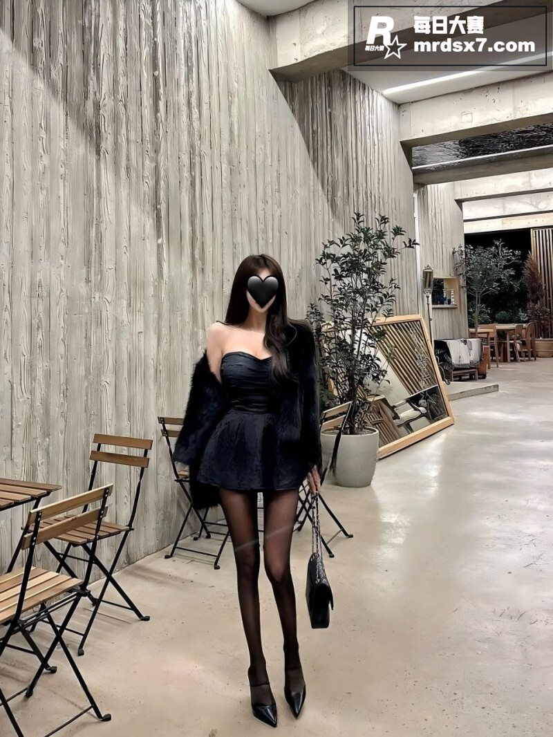 推特长腿御姐 Keu相关图片10
