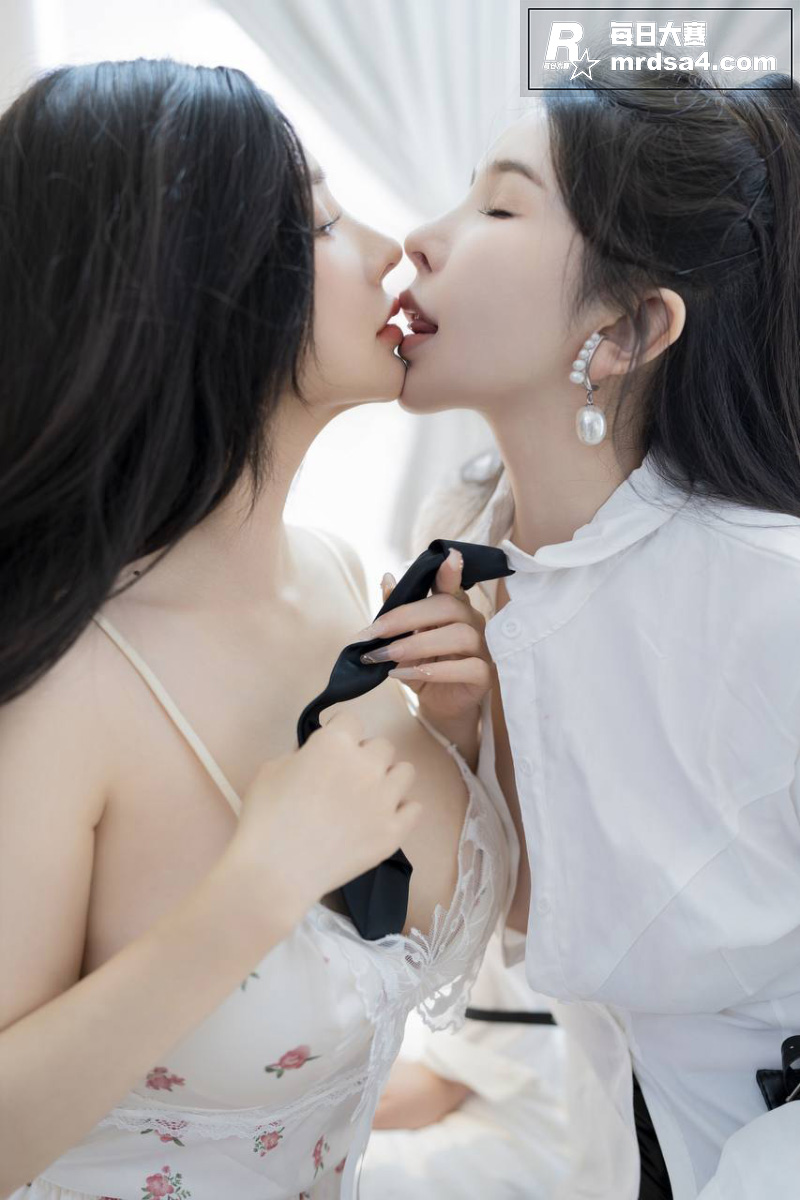 超高颜值极品女神模特相关图片5