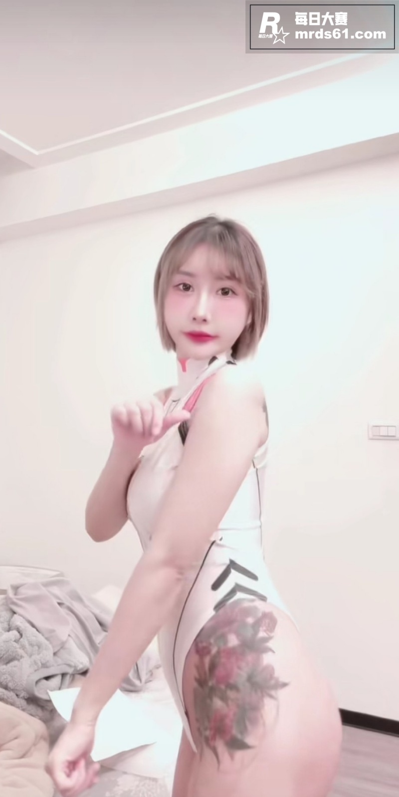国际版抖音博主 杏妮相关图片6