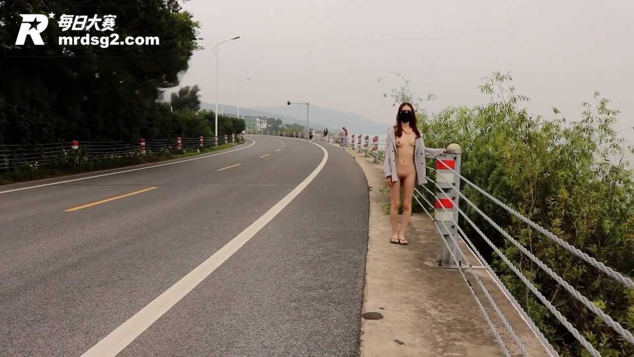 推特户外露出女神 S相关图片3