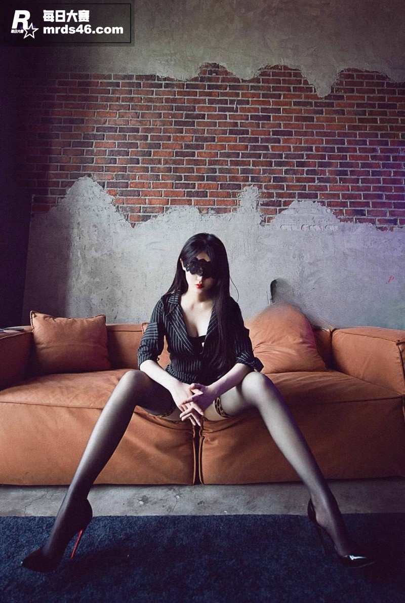 推特极品足控女王 R相关图片3