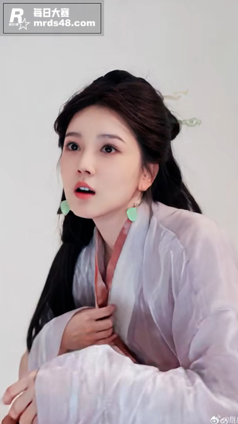 AI明星脱衣 20位相关图片1