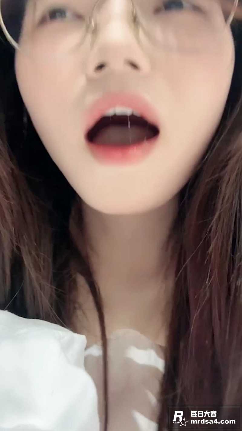 高颜值反差美少女 困相关图片6