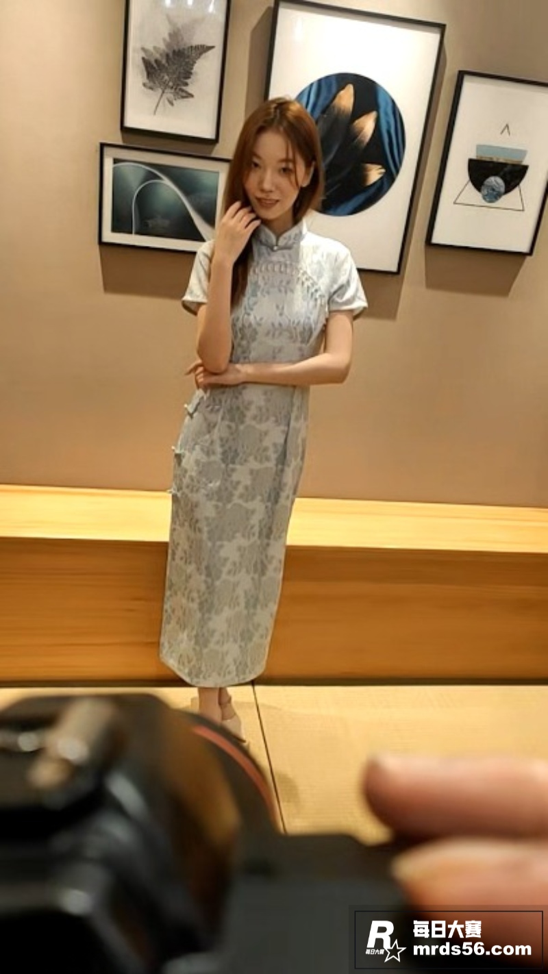 万众期待的旗袍女大学相关图片1