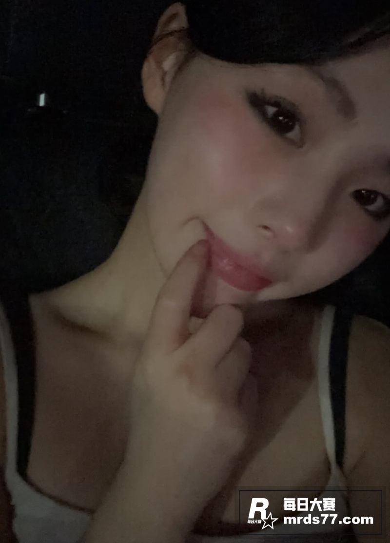 新加坡极品高颜值小网相关图片7