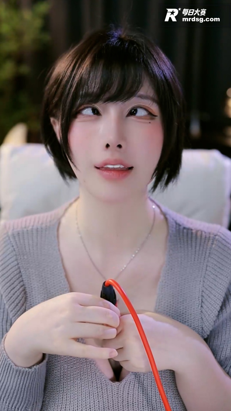 ASMR声控女神 雨相关图片3