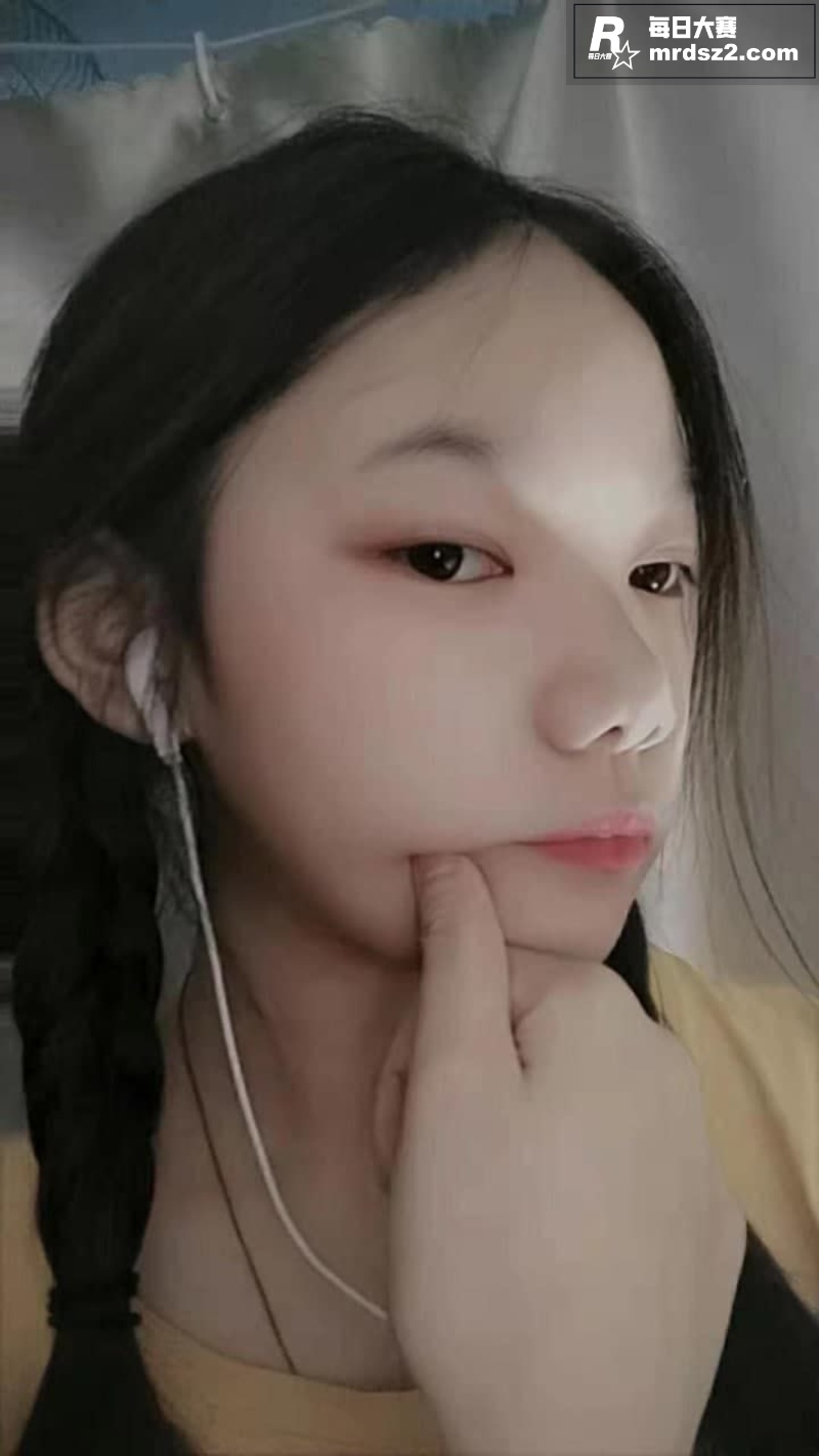 极品巨乳反差学生妹 相关图片1