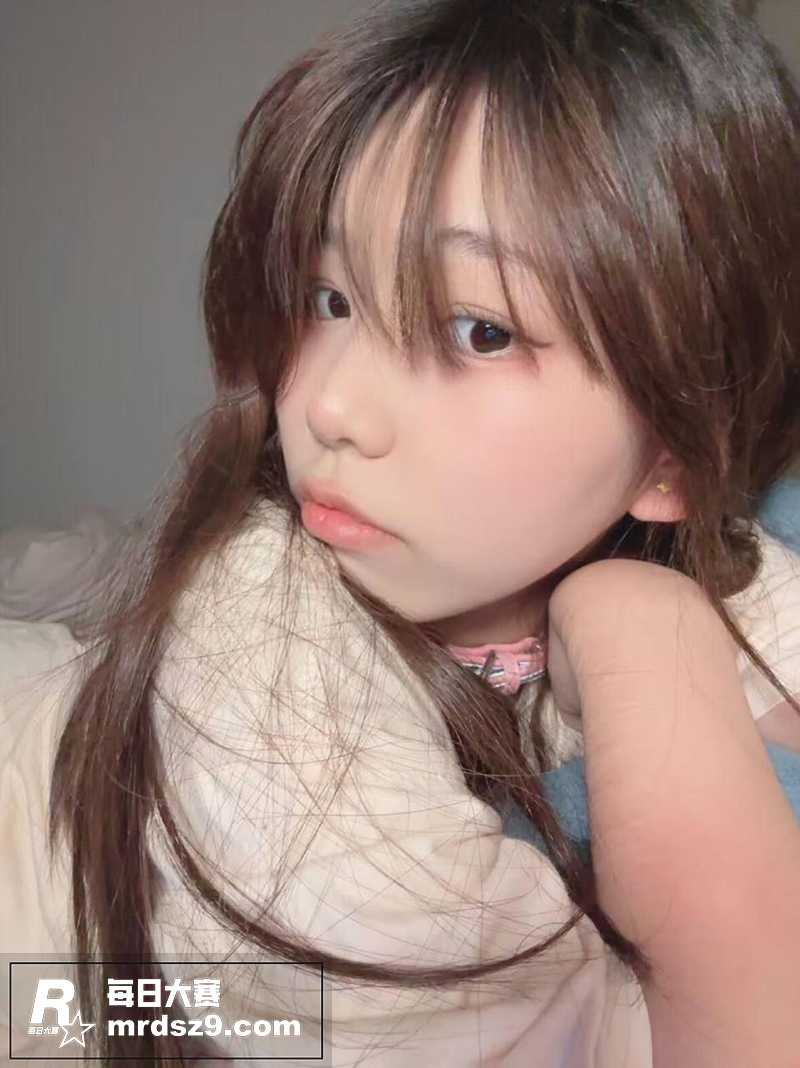 高颜值清纯学生妹 在相关图片2