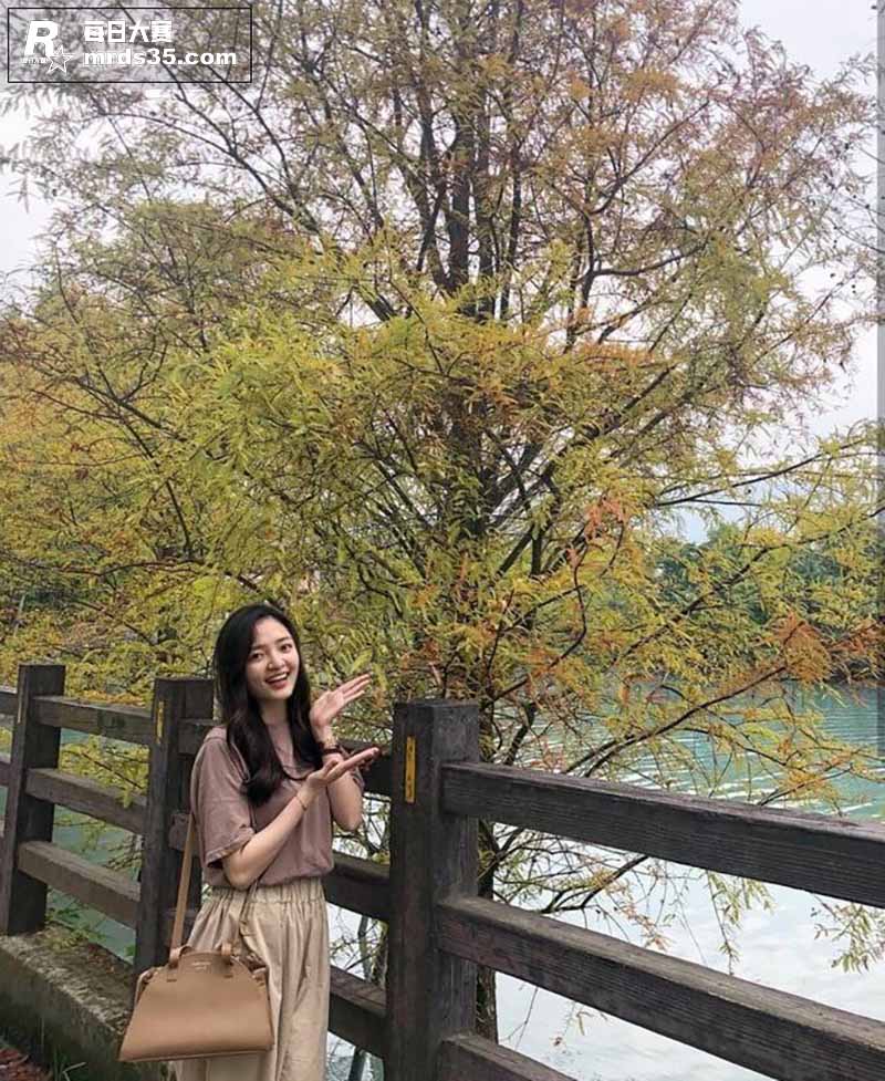 大神偷拍学生妹浴室洗相关图片2