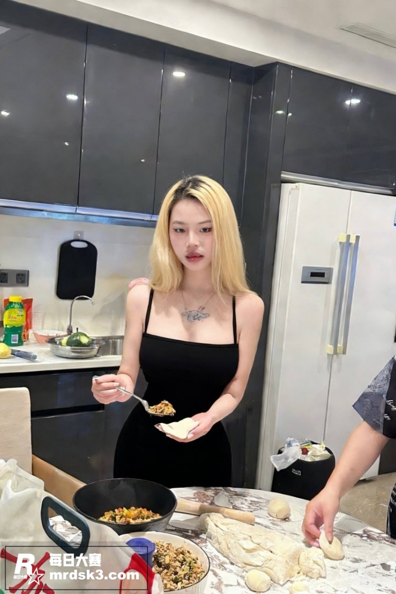 重庆极品舌钉反差婊 相关图片9
