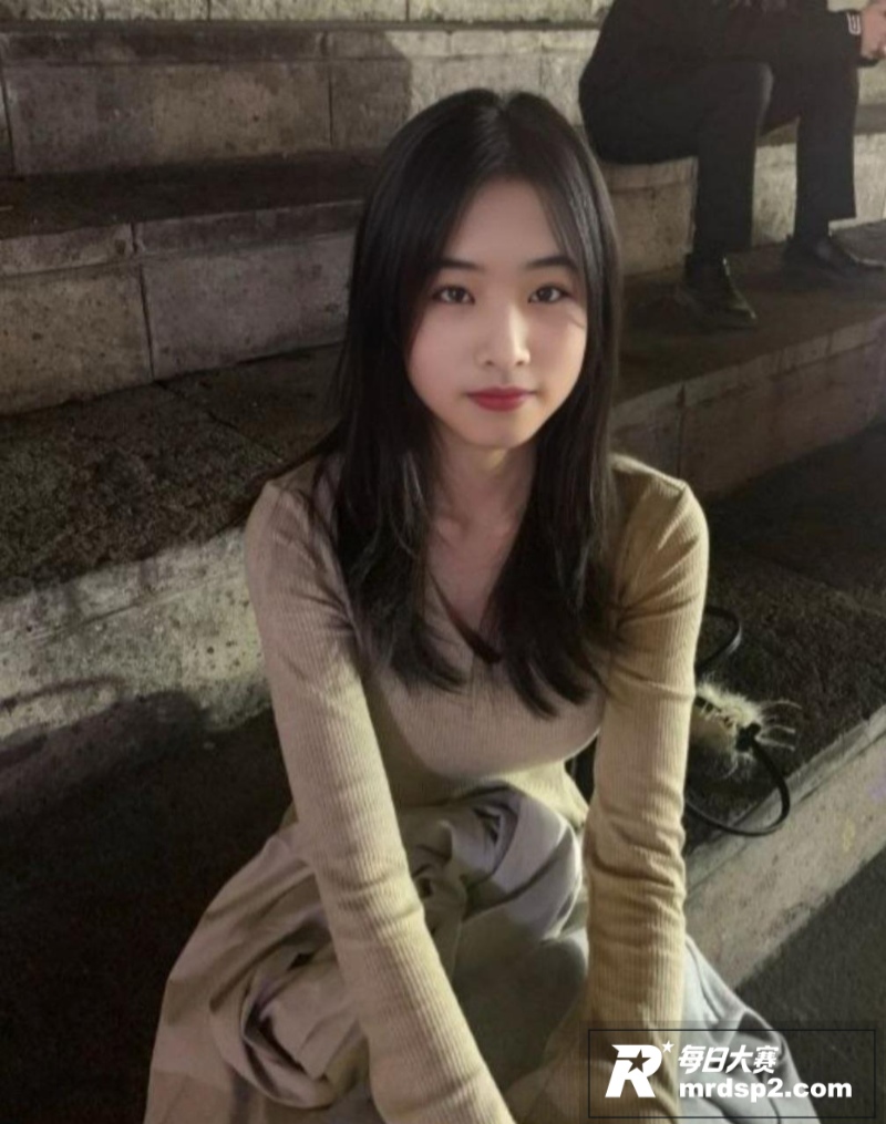 广东巨乳学生妹 杨玉相关图片4