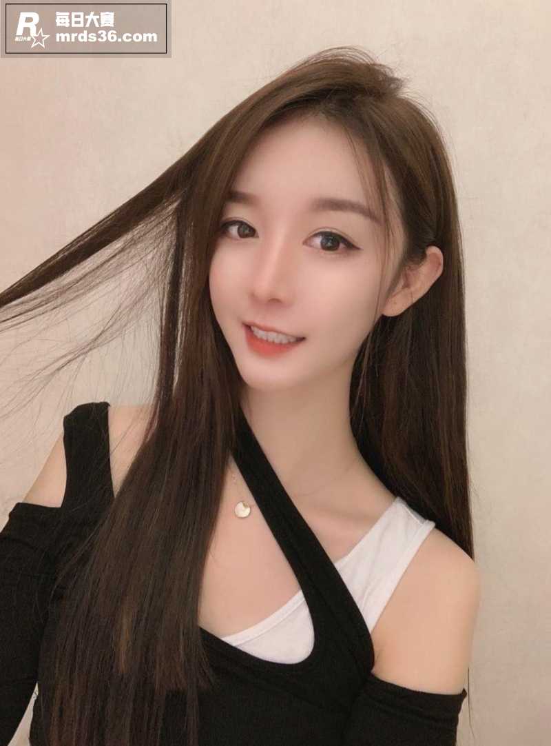 网友投稿反差大学女友相关图片2