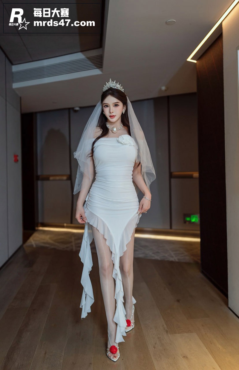 秀人网巨乳女神 李丽相关图片4