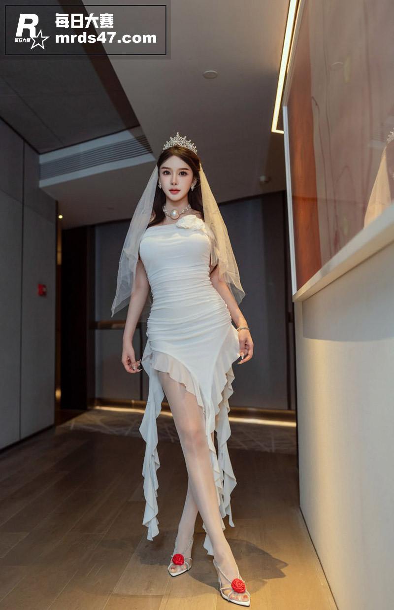 秀人网巨乳女神 李丽相关图片5