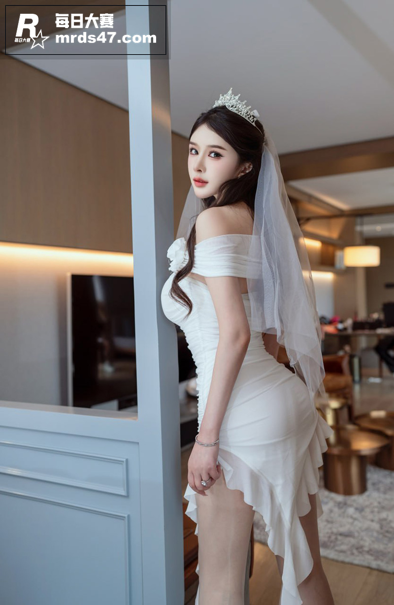 秀人网巨乳女神 李丽相关图片10