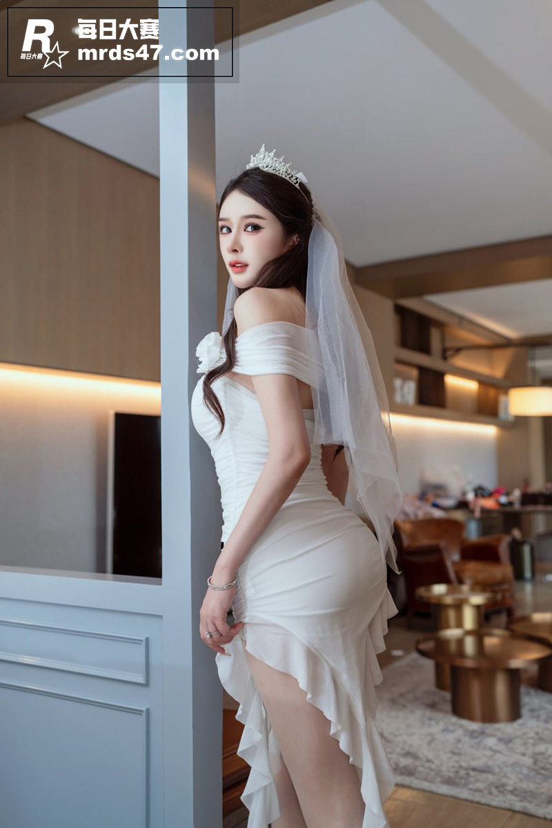 秀人网巨乳女神 李丽相关图片11
