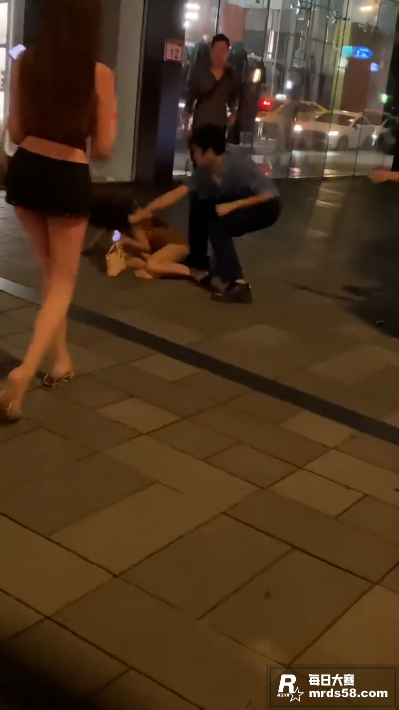 台湾男子对两名泰国人相关图片2