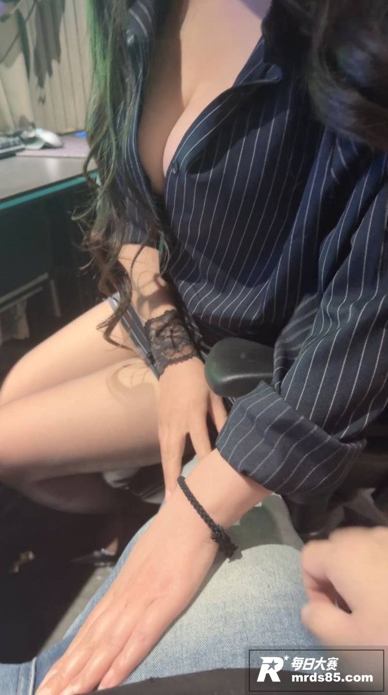 海角原创博主 奶子即相关图片1
