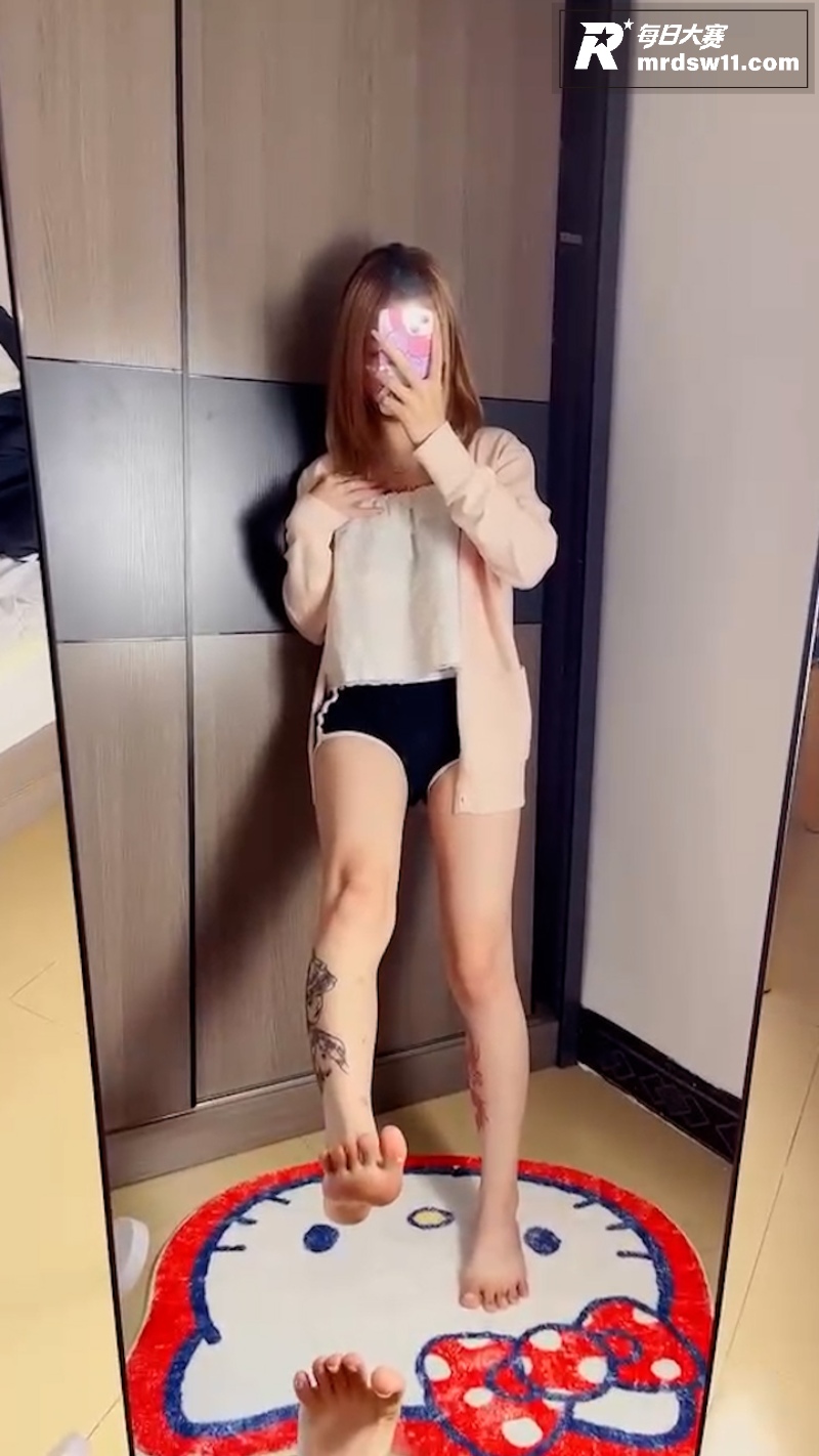 抖音足控女神 鱼饼饼相关图片4