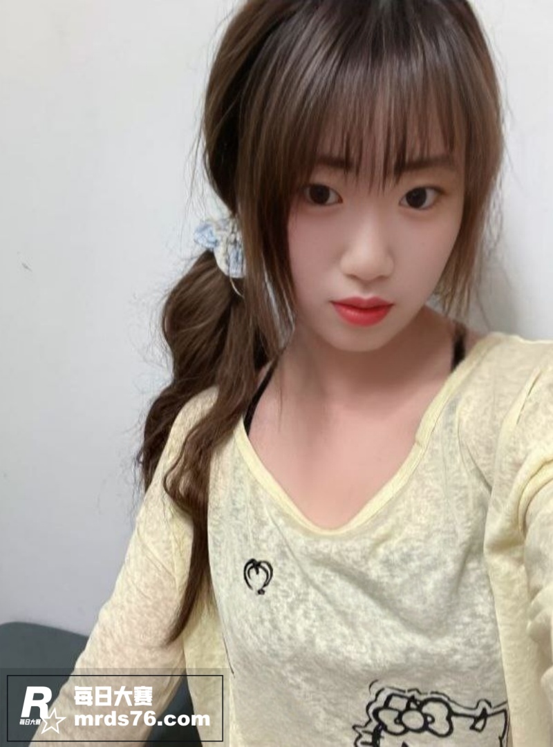 江苏极品反差女大学生相关图片2