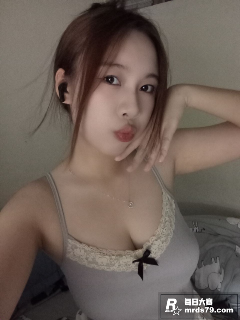 越南素人情侣私密视频相关图片2
