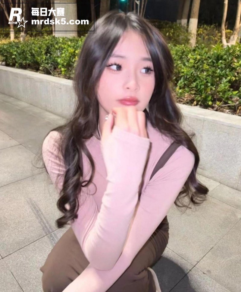 上海高颜值长腿反差婊相关图片1