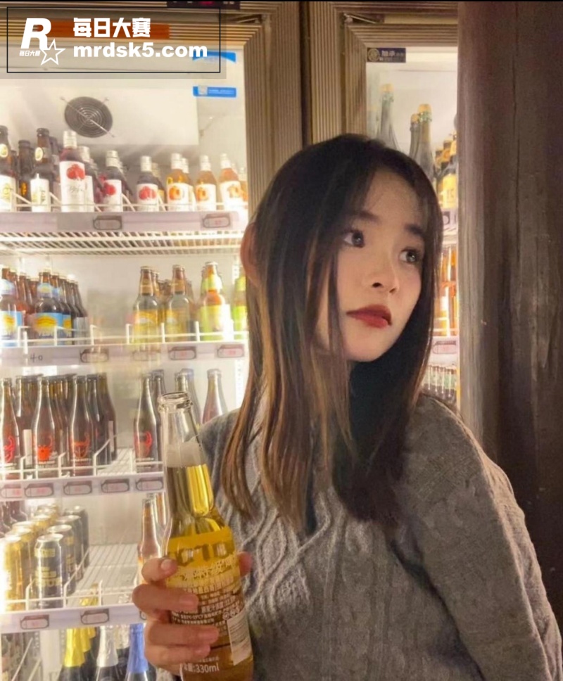 上海高颜值长腿反差婊相关图片2