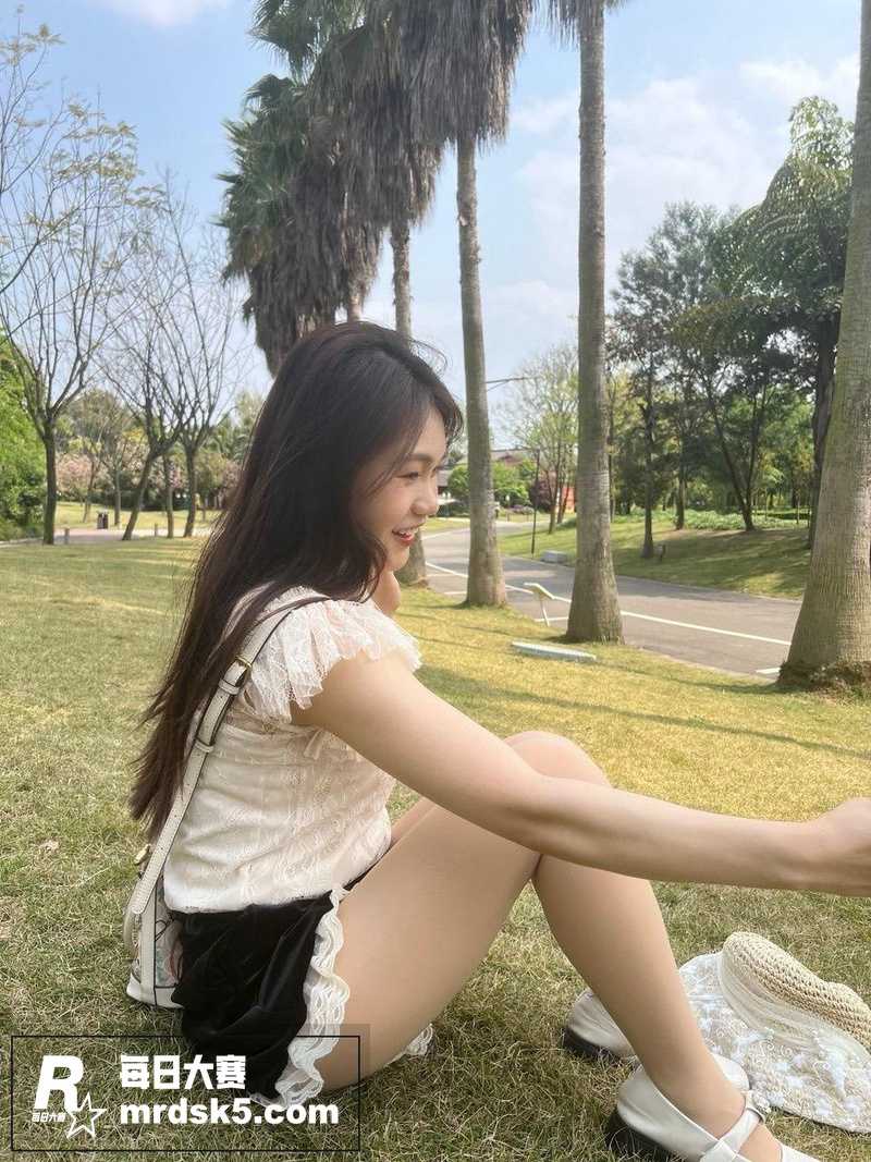 清纯甜美巨乳学生妹 相关图片1