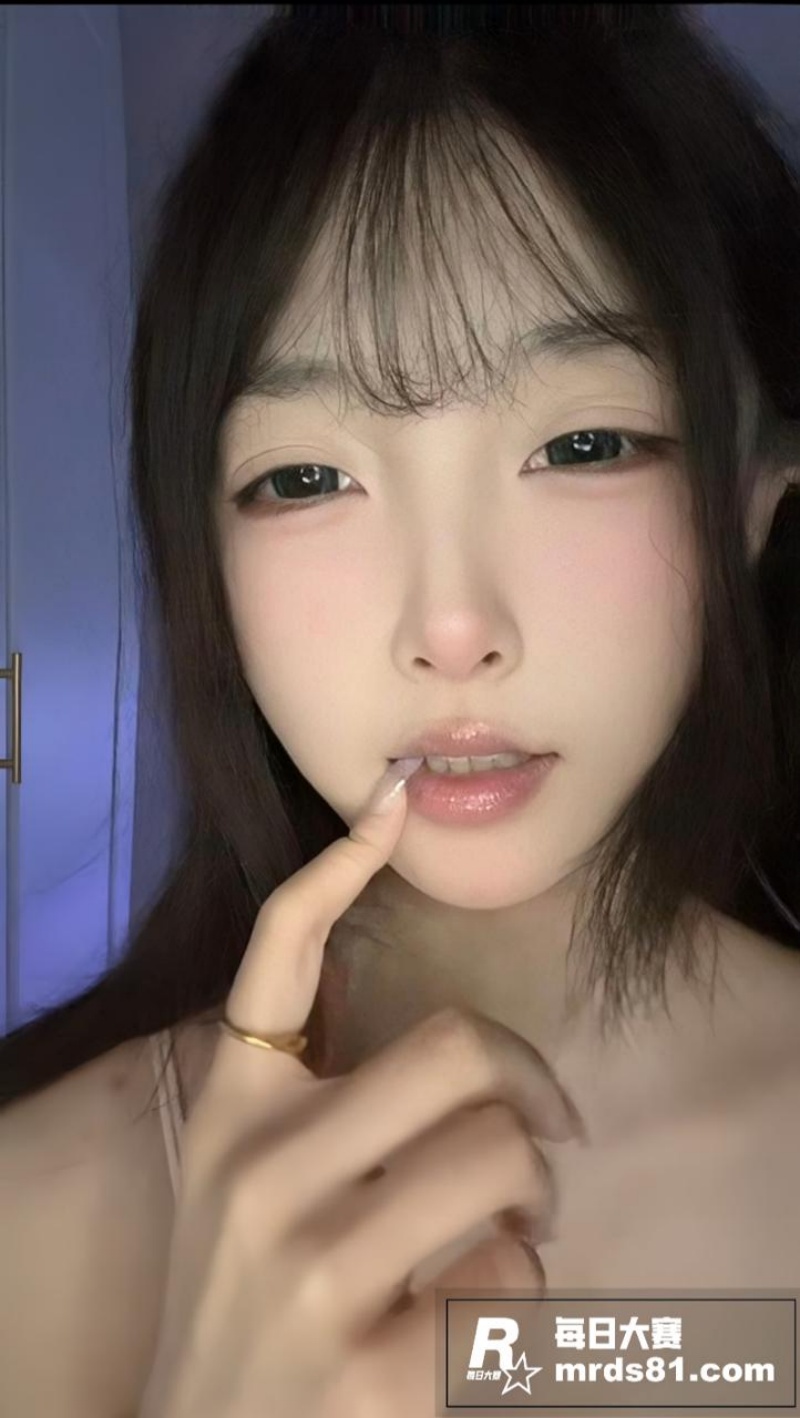 快手极品反差网红 小相关图片3