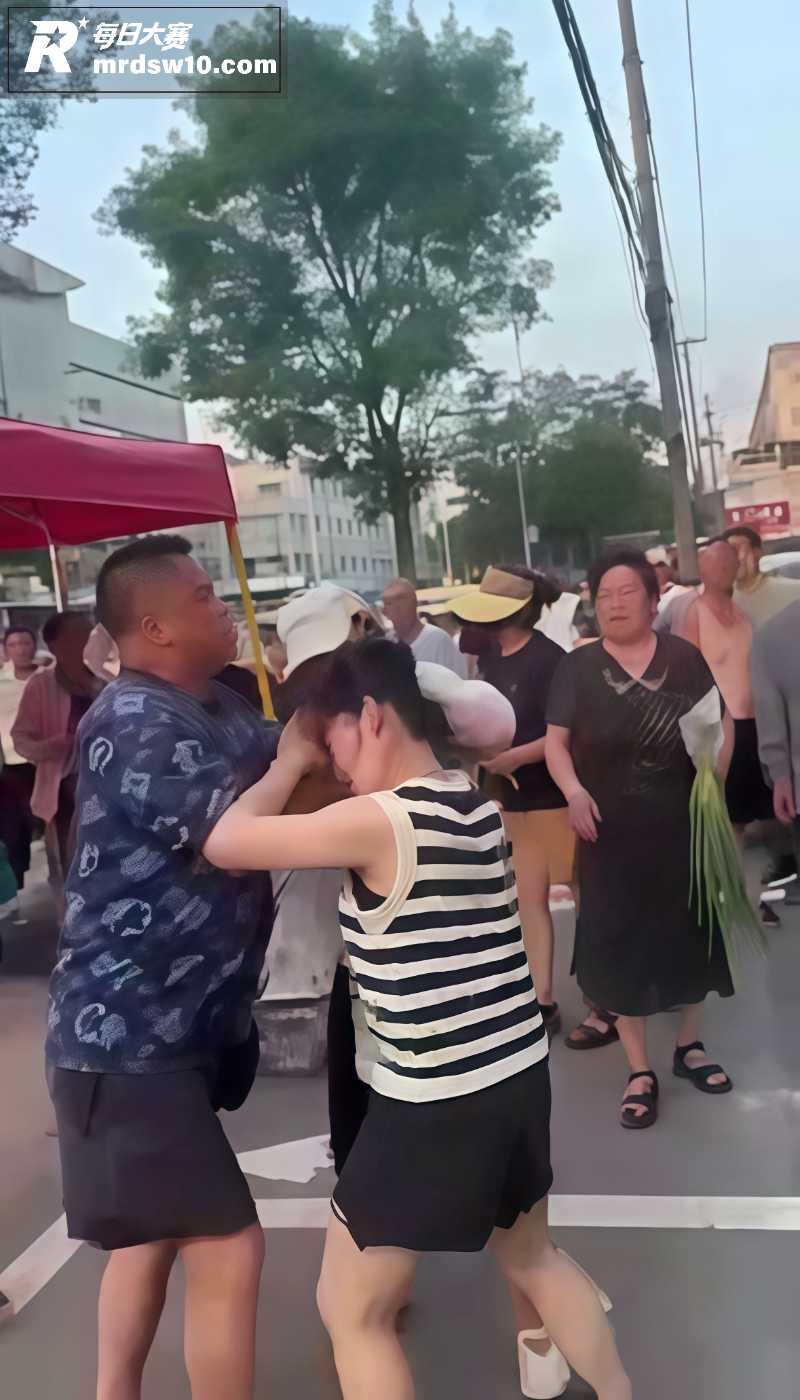 热搜吃瓜！妻子遭多人相关图片3