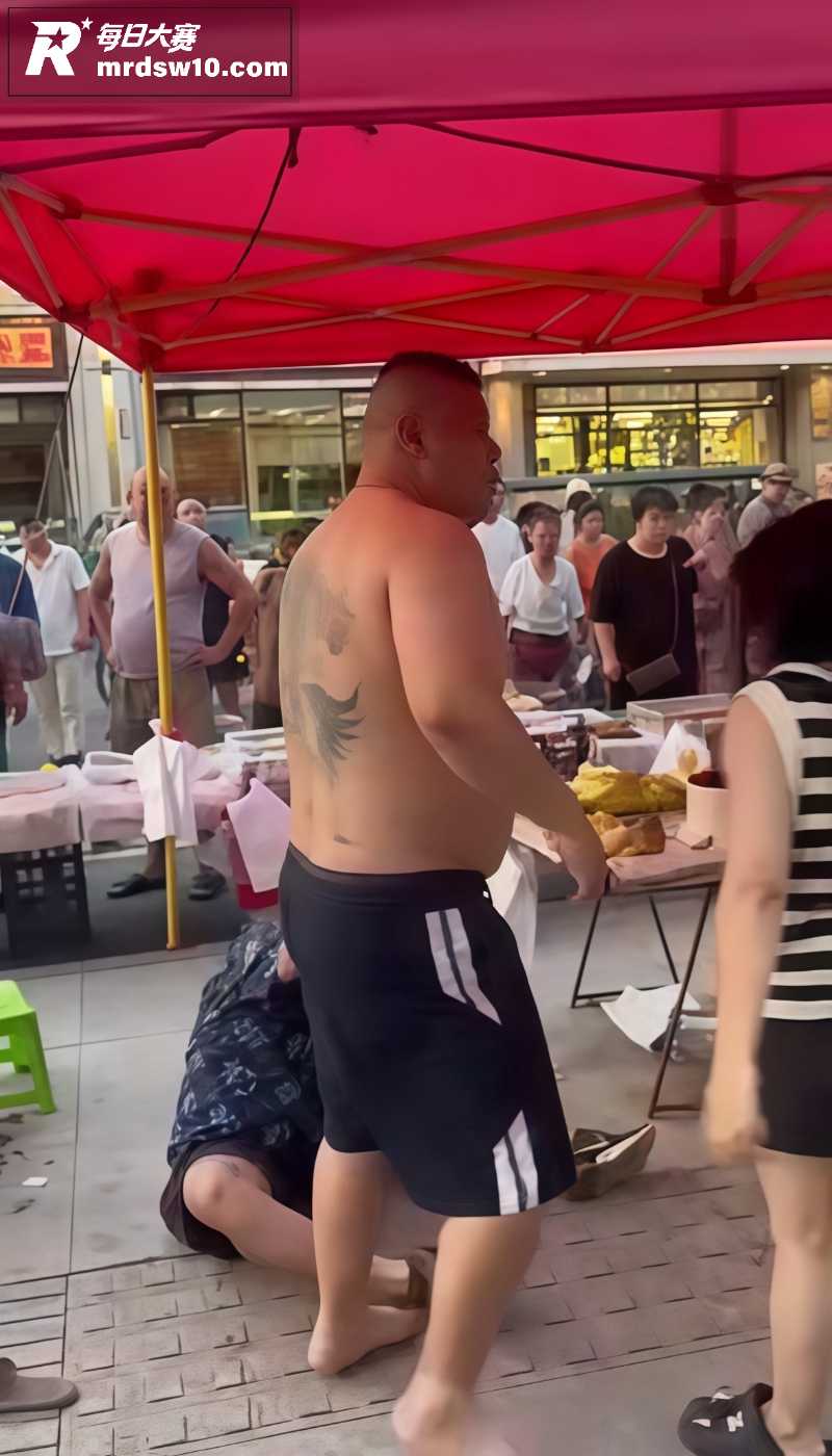 热搜吃瓜！妻子遭多人相关图片8