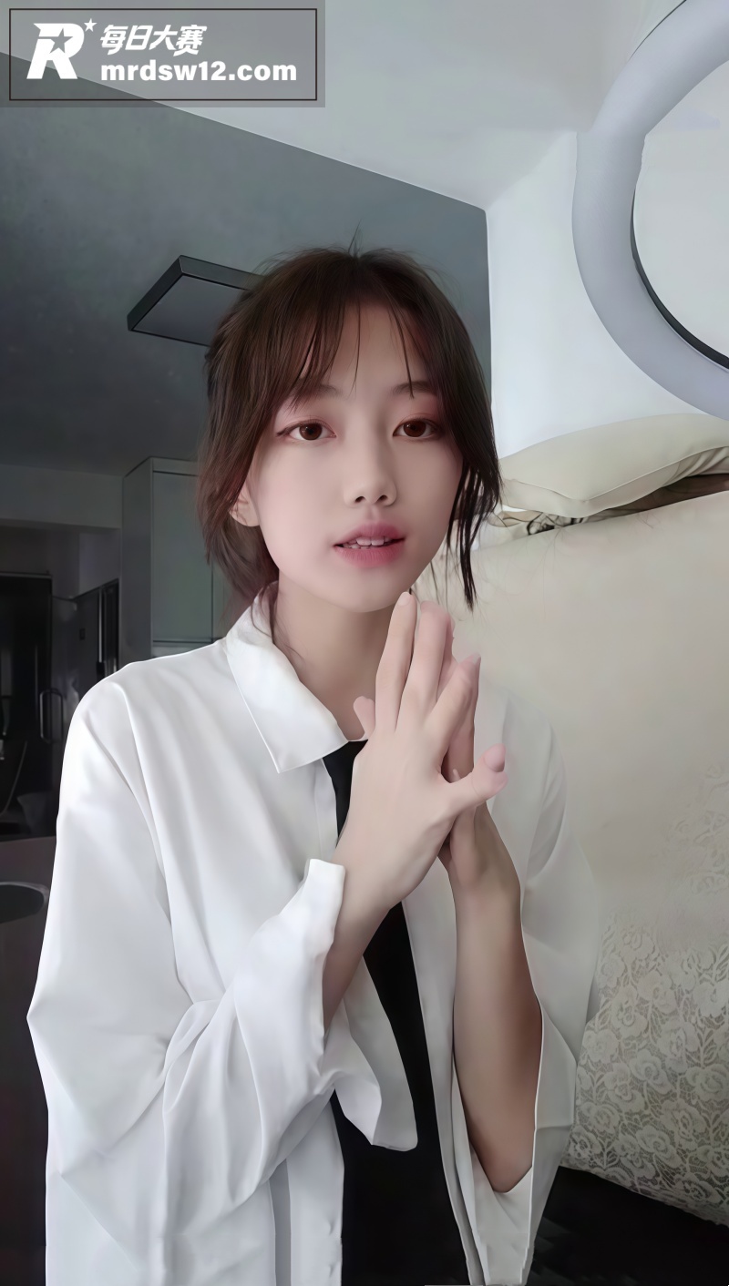 抖音清纯女学生网红 相关图片2