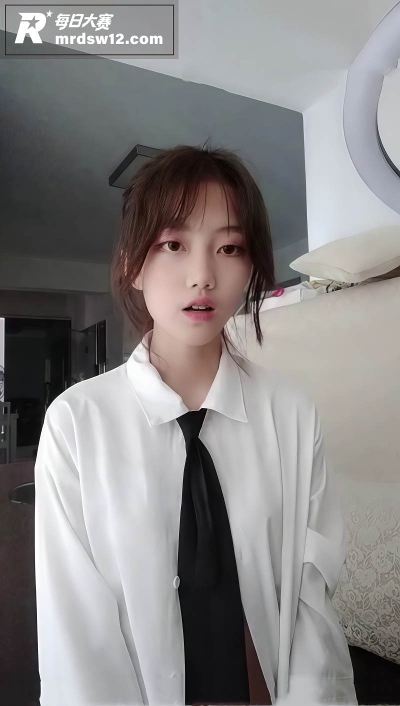 抖音清纯女学生网红 相关图片3