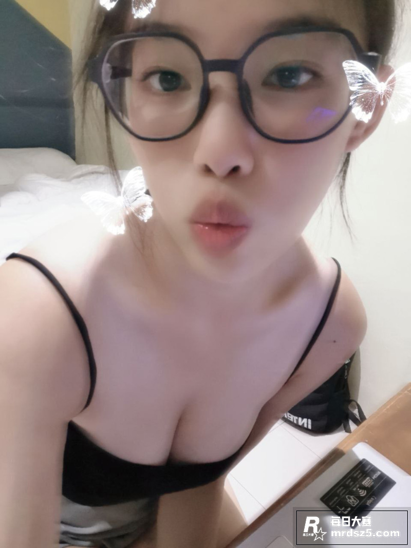 沈阳大奶学生妹 陈语相关图片1