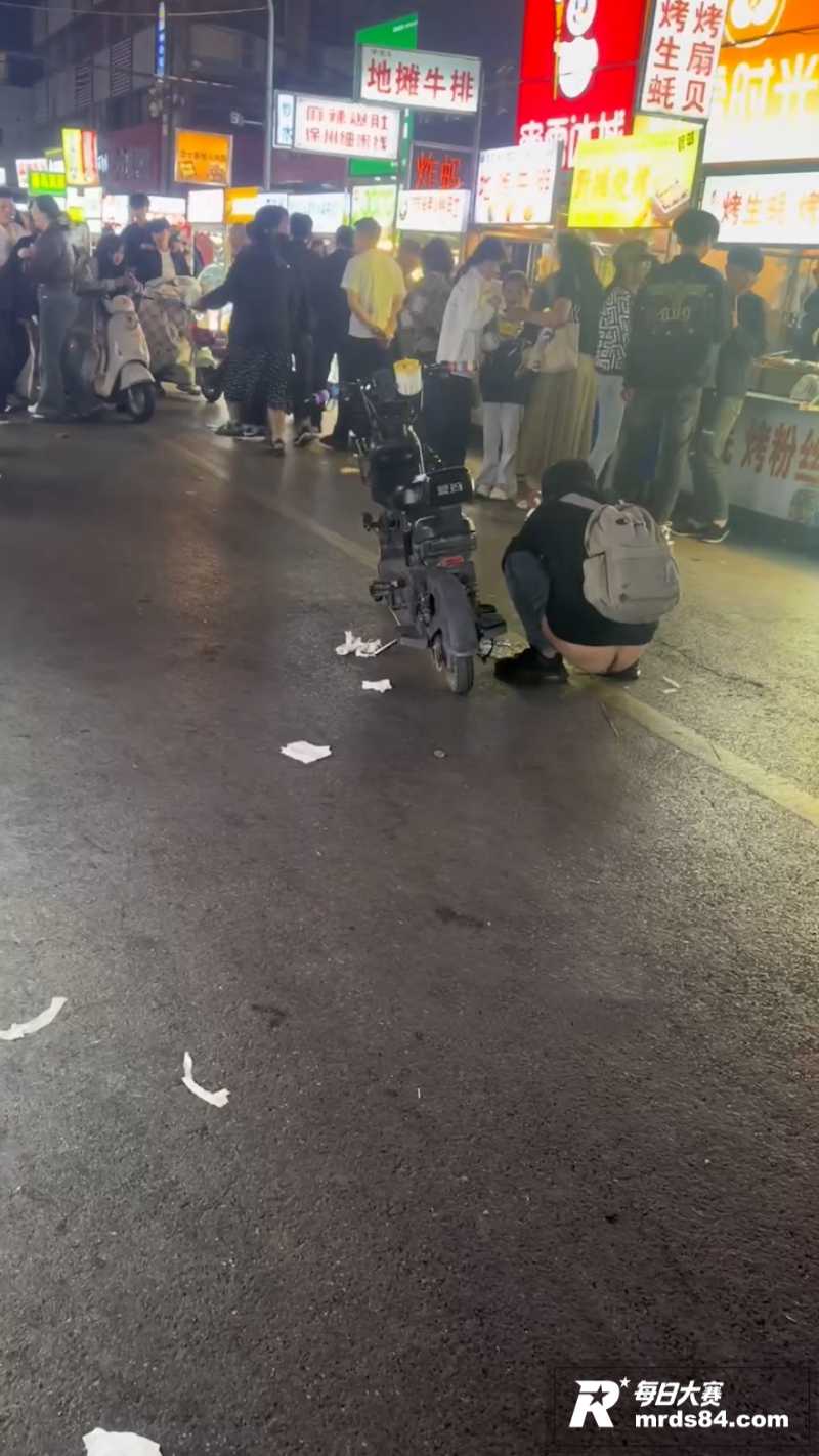 滕州步行街夜市 醉酒相关图片7