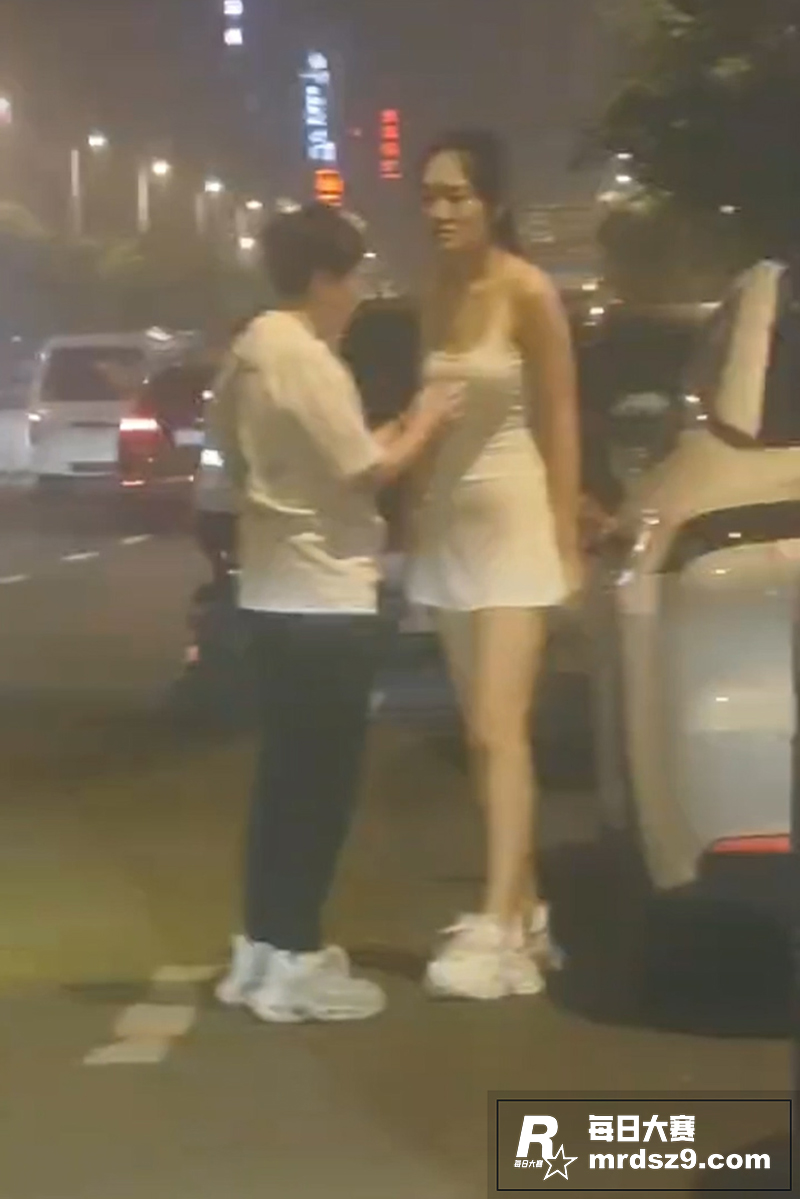 赛友投稿 女同街头吵相关图片1
