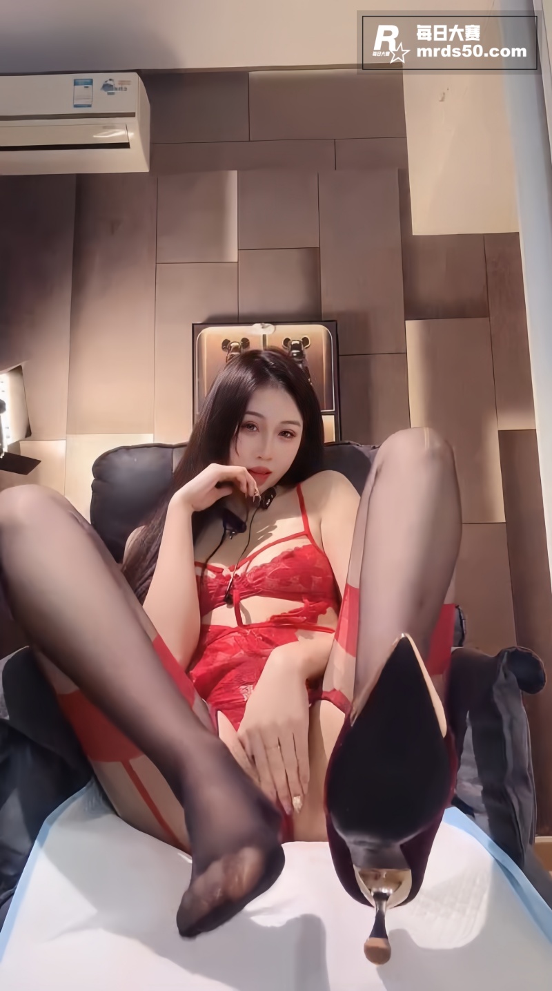 天花板颜值主播 小鱼相关图片1