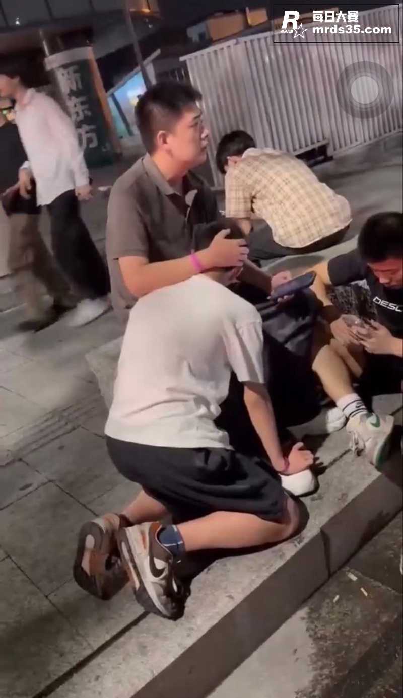 太炸裂了！广州酒吧门相关图片2