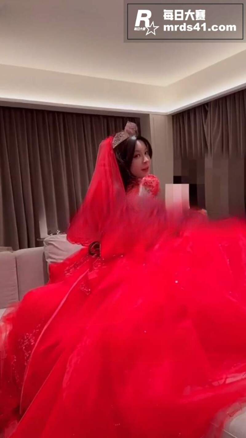 推特极品淫妻 爱健身相关图片2