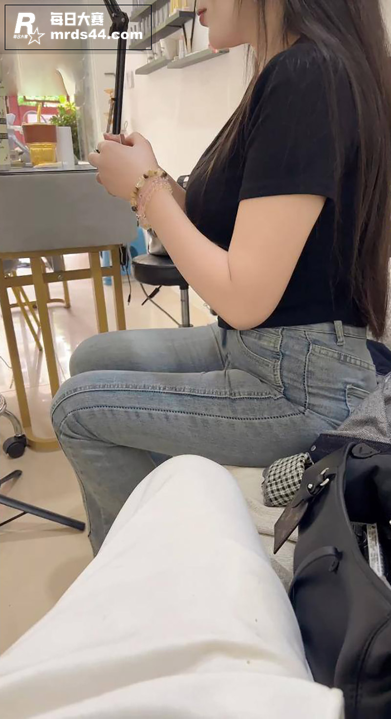海角社区 奶子即正义相关图片3