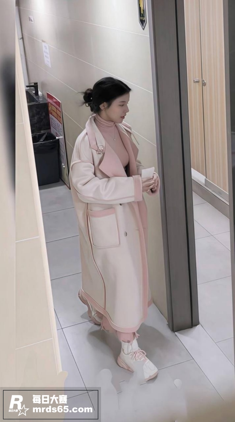 精品女厕偷拍合集 多相关图片1