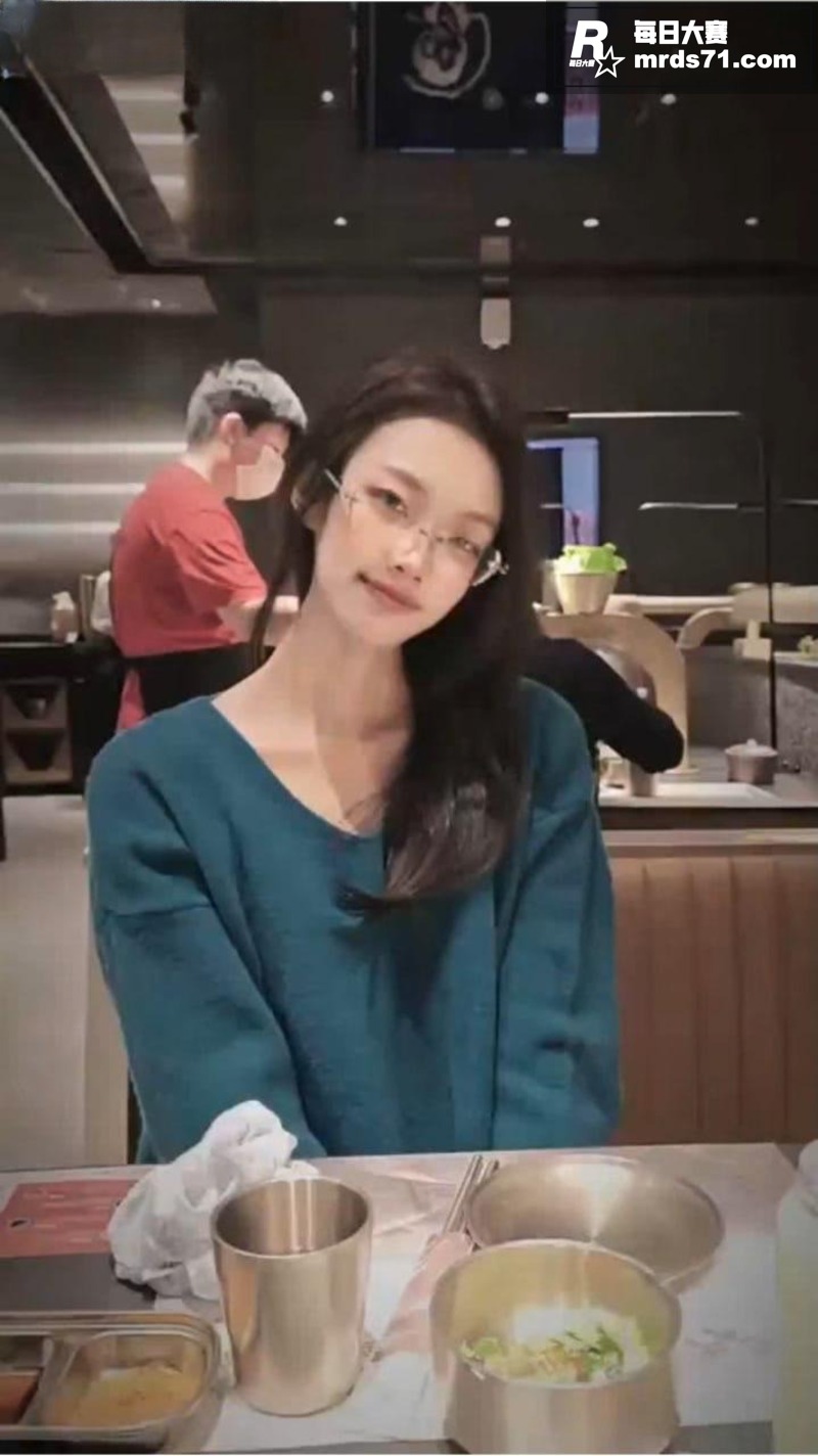 快手温柔眼镜娘 角落相关图片3