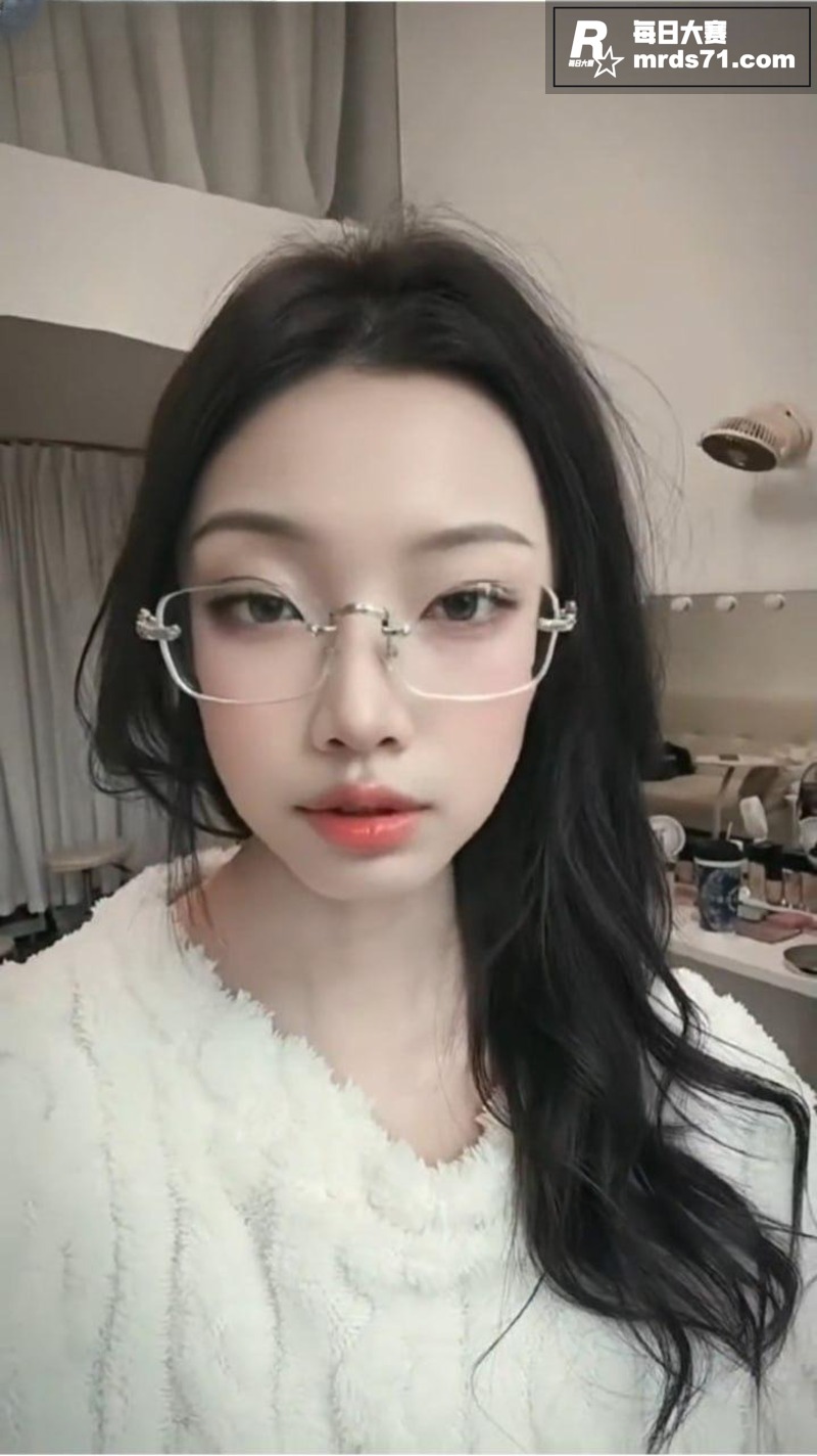 快手温柔眼镜娘 角落相关图片4