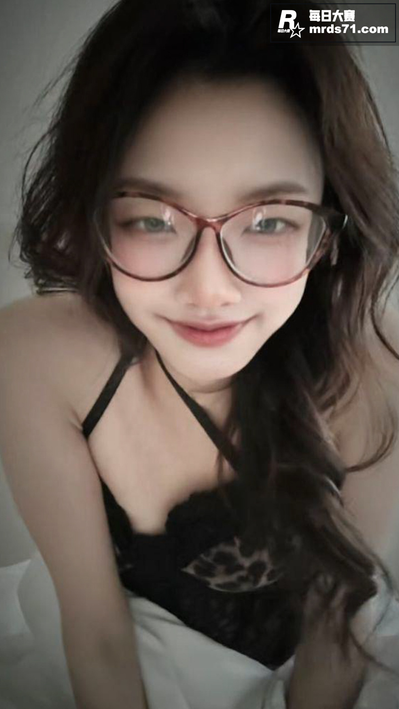 快手温柔眼镜娘 角落相关图片5