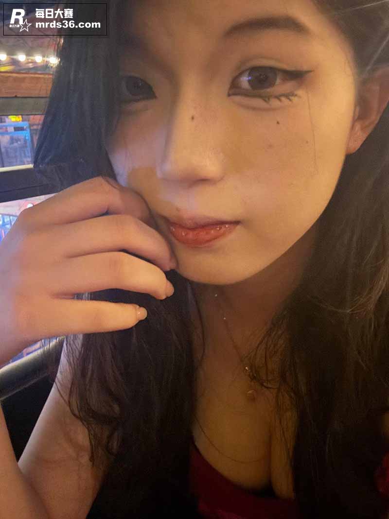 广西桂林反差母狗 伍相关图片1