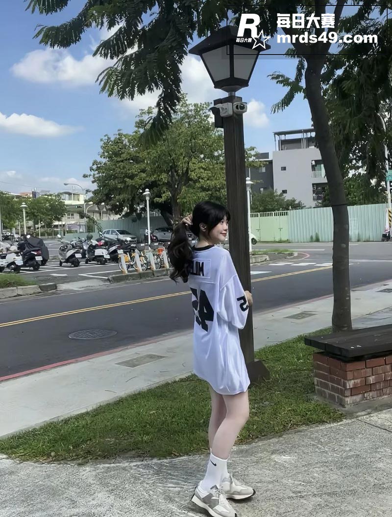台湾小妹和男友做爱私相关图片2