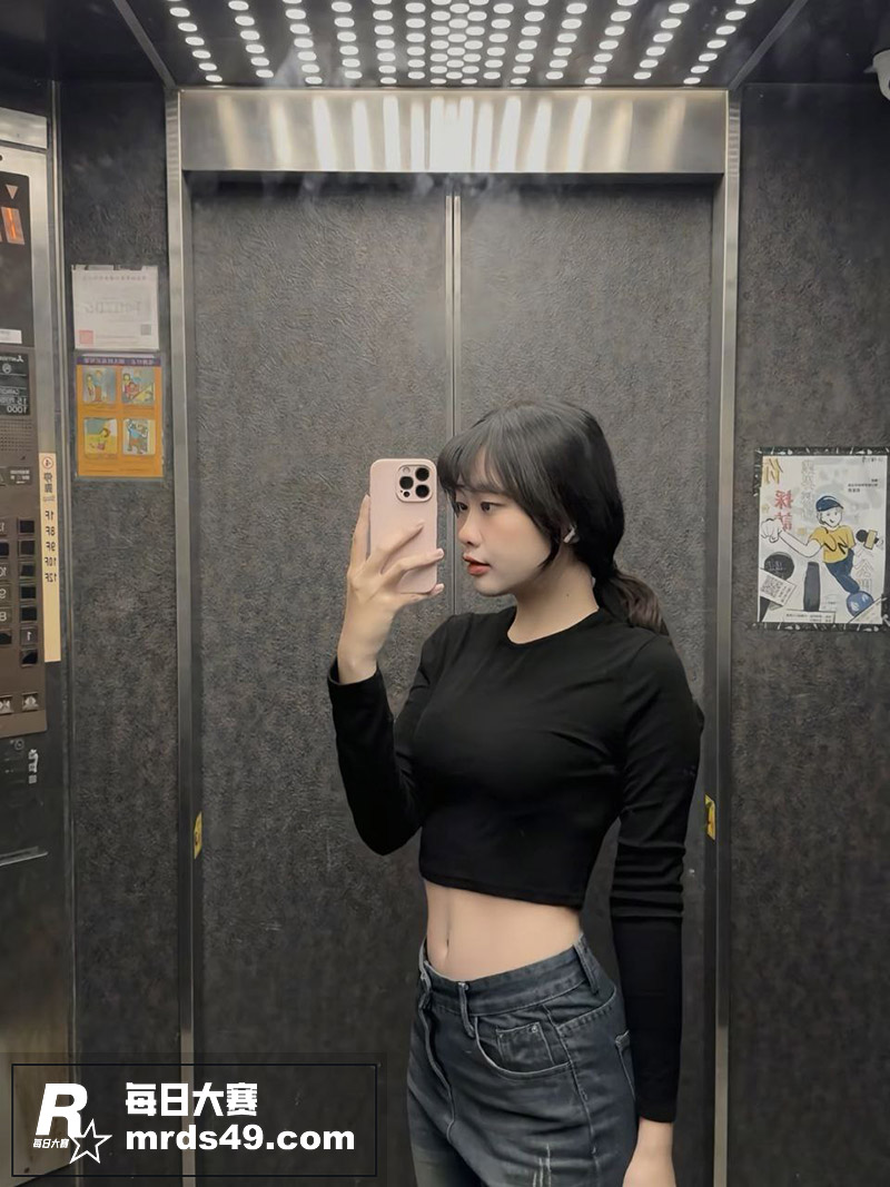 台湾小妹和男友做爱私相关图片7