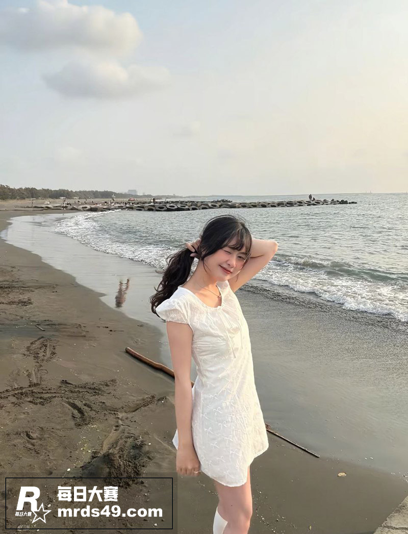 台湾小妹和男友做爱私相关图片10